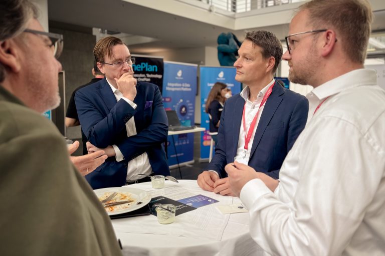Networking over a delicious lunch buffet - Lean Leader Summit 2024